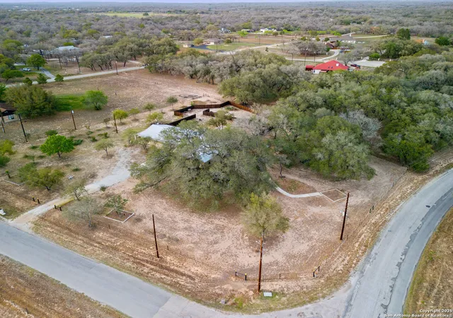 4th image of 504 Blarney, Floresville, TX 78114 | MLS# 1854220