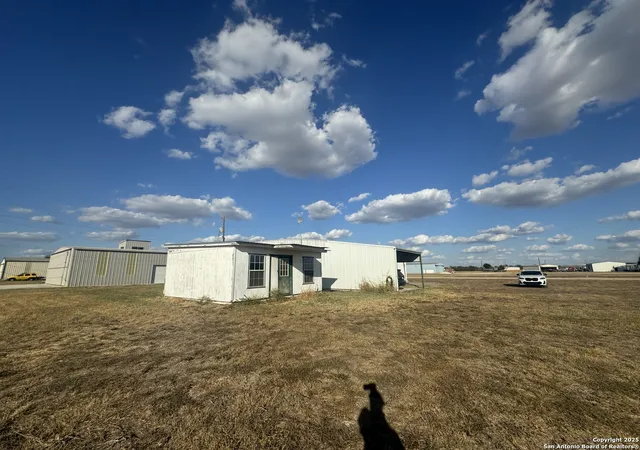 5th image of 236 Vagabond, Marion, TX 78124 | MLS# 1854349