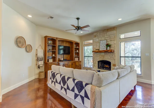 Photo 4 of Single family home for sale at 178 Ridge Country, New Braunfels, TX 78132 | MLS# 1854388 | Listing updated on 2025-10-17