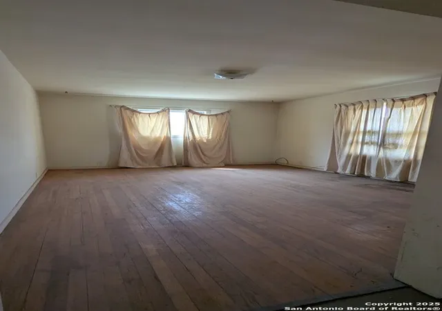 Photo 4 of Single family home for sale at 4918 Alma, San Antonio, TX 78222 | MLS# 1854474 | Listing updated on 2025-09-23