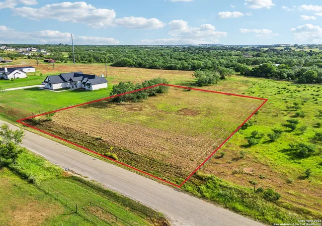 2nd image of 371 County Road 405, Floresville, TX 78114 | MLS# 1854488