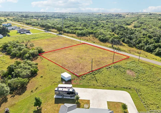 3rd image of 573 County Road 405, Floresville, TX 78114 | MLS# 1854489