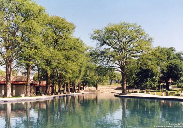 Photo 3 of Sale Pending at 611 W Mulberry, San Antonio, TX 78212 | MLS# 1854599 | Listing updated on 2025-10-25