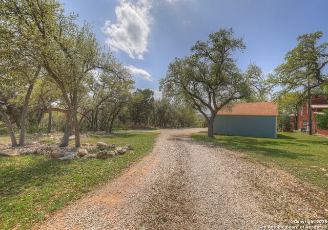 Photo 3 of Single family home for sale at 3811 Potters Creek, Canyon Lake, TX 78133 | MLS# 1854978 | Listing updated on 2025-09-30