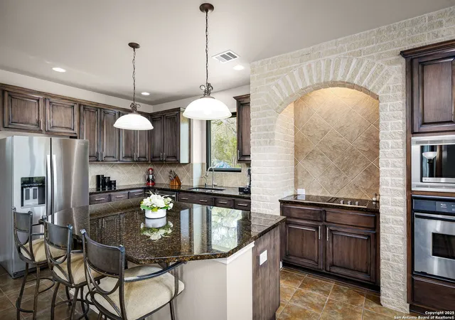 Photo 1 of Single family home for sale at 162 Teal Rdg, Canyon Lake, TX 78133 | MLS# 1855079 | Listing updated on 2026-01-03