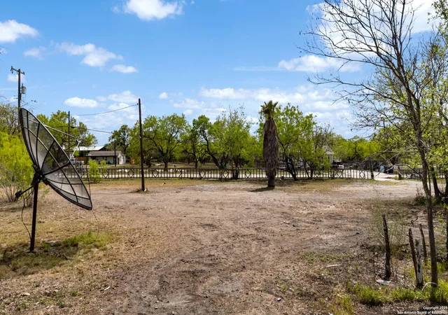 Photo 3 of Land for sale at 667 W Petaluma, San Antonio, TX 78221 | MLS# 1855096 | Listing updated on 2025-10-27
