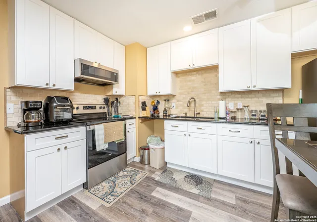 Photo 4 of Single family home for sale at 4059 Gallery Sun, San Antonio, TX 78244 | MLS# 1855185 | Listing updated on 2025-10-28