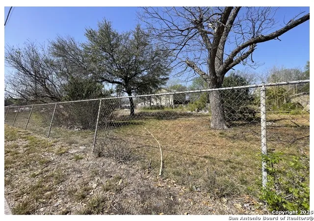 4th image of 303 Randall Ave, San Antonio, TX 78237 | MLS# 1855250