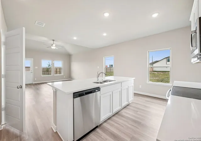 4th image of 1632 Golden Wheat, New Braunfels, TX 78130 | MLS# 1855259