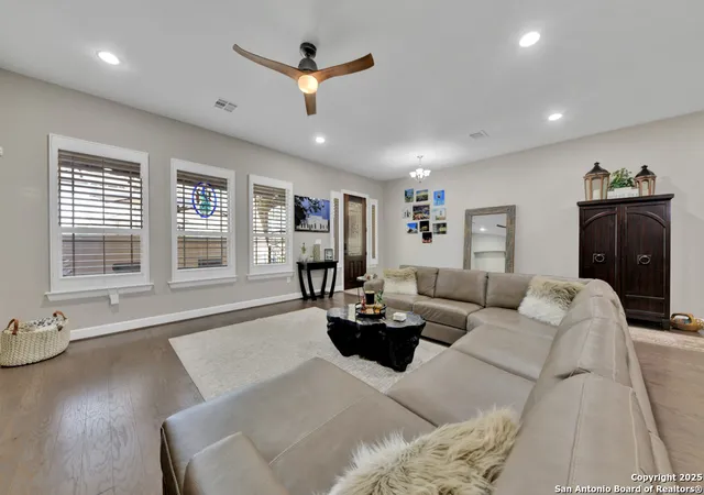 4th image of 949 N Academy, New Braunfels, TX 78130 | MLS# 1855280