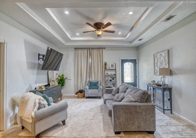 4th image of 109 Vanham St, Uvalde, TX 78801 | MLS# 1855286