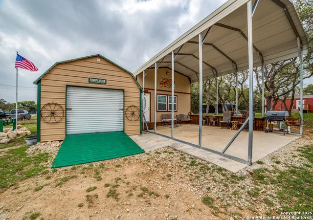 Photo 4 of Manufactured home for sale at 626 Pr 1512, Bandera, TX 78003 | MLS# 1855371 | Listing updated on 2026-02-11