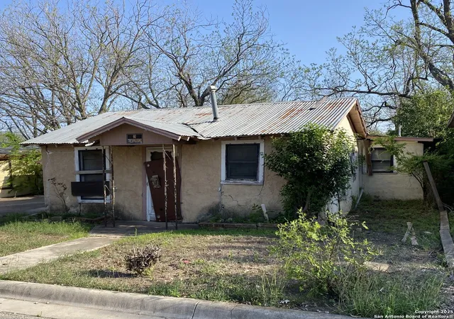 Photo 1 of Single family home for sale at 1503 12th, Hondo, TX 78861 | MLS# 1855640 | Listing updated on 2025-10-30