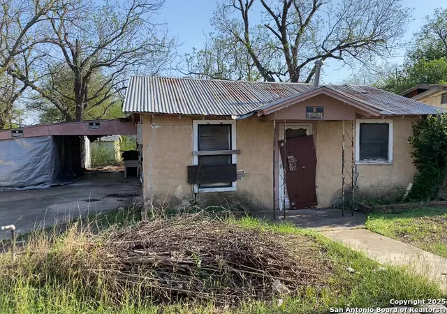 Photo 2 of Single family home for sale at 1503 12th, Hondo, TX 78861 | MLS# 1855640 | Listing updated on 2025-10-30