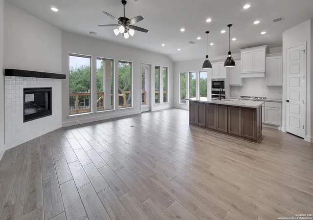 Photo 3 of Sale Pending at 211 Boulder Crk, Boerne, TX 78006 | MLS# 1855729 | Listing updated on 2025-11-01