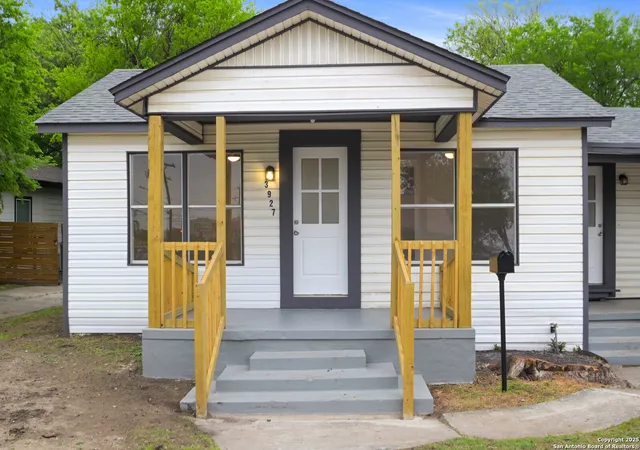 Photo 4 of Sale Pending at 3927 W Houston, San Antonio, TX 78207 | MLS# 1855739 | Listing updated on 2026-02-11