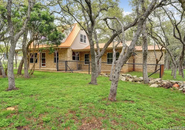 26th image of 100 Cherokee Ln, Blanco, TX 78606 | MLS# 1855769