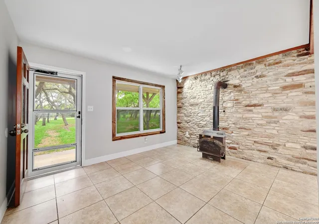 3rd image of 100 Cherokee Ln, Blanco, TX 78606 | MLS# 1855769