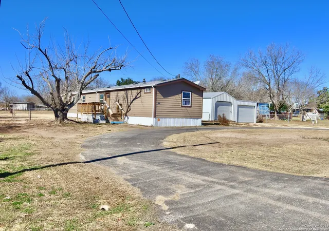 Photo 1 of Manufactured home for sale at 6111 Pioneer Rdg, San Antonio, TX 78245 | MLS# 1855961 | Listing updated on 2026-05-11