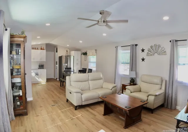 Photo 4 of Manufactured home for sale at 6111 Pioneer Rdg, San Antonio, TX 78245 | MLS# 1855961 | Listing updated on 2026-05-11