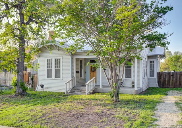 Photo 3 of Single family home for sale at 515 Burnet, San Antonio, TX 78202 | MLS# 1856049 | Listing updated on 2025-09-30