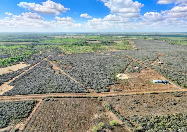 2nd image of 452 Pr 6620, Devine, TX 78016 | MLS# 1856063