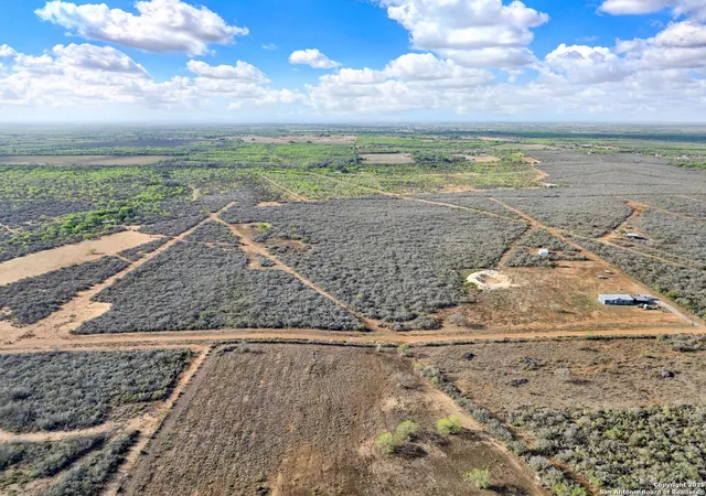 3rd image of 452 Pr 6620, Devine, TX 78016 | MLS# 1856063