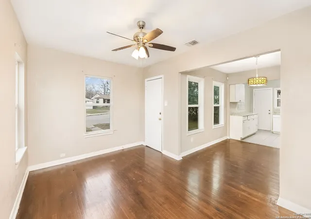 Photo 2 of Sale Pending at 1502 Beacon Ave, San Antonio, TX 78212 | MLS# 1856166 | Listing updated on 2025-09-14