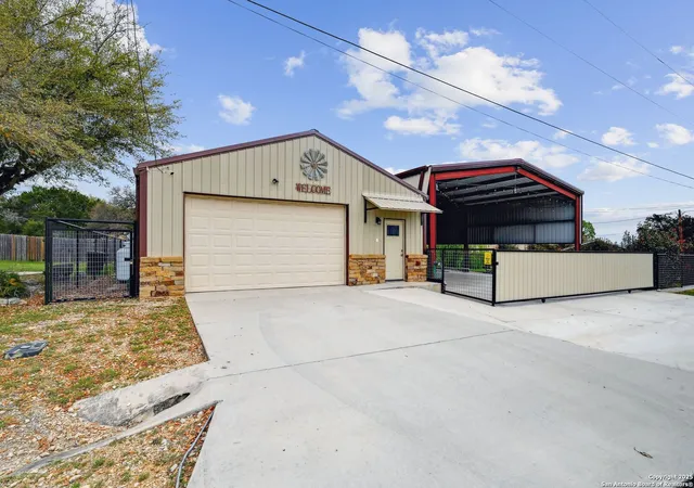 Photo 3 of Sale Pending at 2147 Blueridge, Canyon Lake, TX 78133 | MLS# 1856211 | Listing updated on 2025-12-22