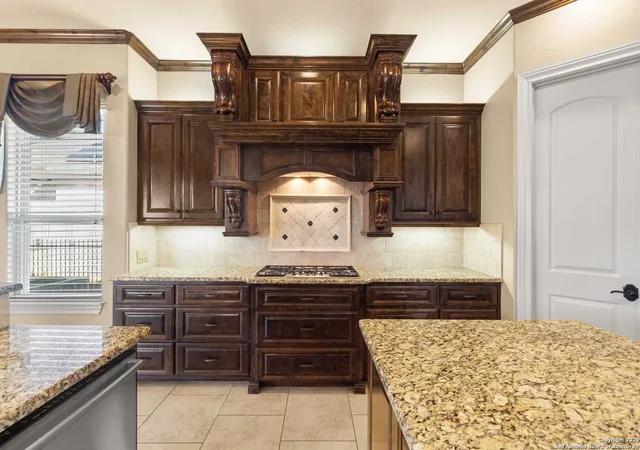 Photo 4 of Sale Pending at 30015 Cibolo Trace, Fair Oaks Ranch, TX 78015 | MLS# 1856223 | Listing updated on 2025-10-16
