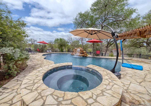 3rd image of 632 Rio St, Uvalde, TX 78801 | MLS# 1856300