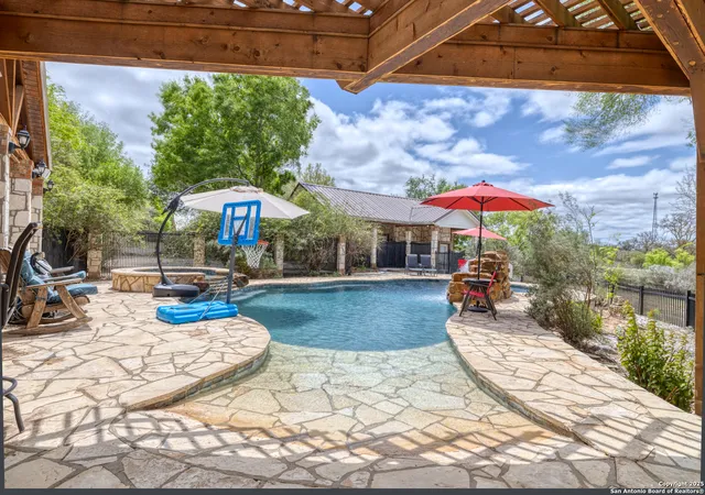 5th image of 632 Rio St, Uvalde, TX 78801 | MLS# 1856300