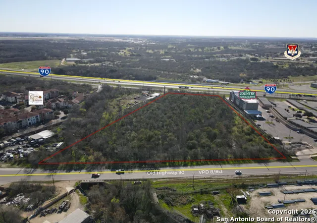 Photo 3 of Sale Pending at 884 Ac Enrique Barrera Pky, San Antonio, TX 78227 | MLS# 1856387 | Listing updated on 2025-12-10