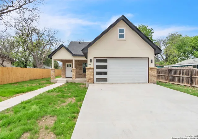 Photo 1 of Sale Pending at 1318 Ave D, Hondo, TX 78861 | MLS# 1856537 | Listing updated on 2025-08-30