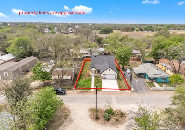 Photo 2 of Sale Pending at 1318 Ave D, Hondo, TX 78861 | MLS# 1856537 | Listing updated on 2025-08-30