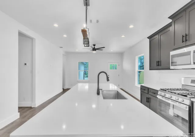 Photo 3 of Sale Pending at 1318 Ave D, Hondo, TX 78861 | MLS# 1856537 | Listing updated on 2025-08-30