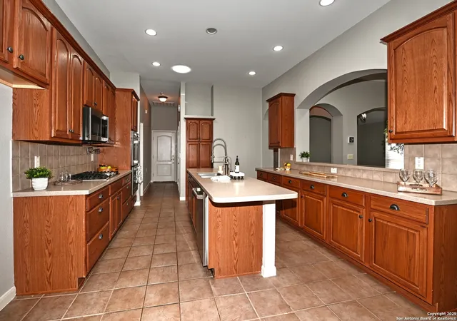 Photo 4 of Sale Pending at 1843 Wood Grv, San Antonio, TX 78232 | MLS# 1856553 | Listing updated on 2025-12-29