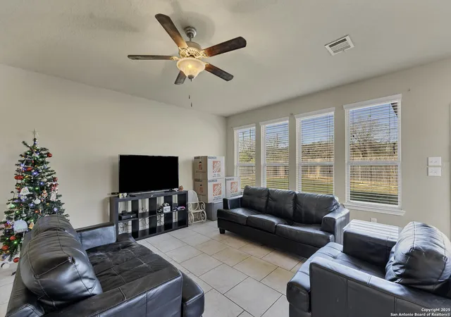 Photo 4 of Single family home for sale at 5613 Cross Over, New Braunfels, TX 78132 | MLS# 1856562 | Listing updated on 2025-08-29