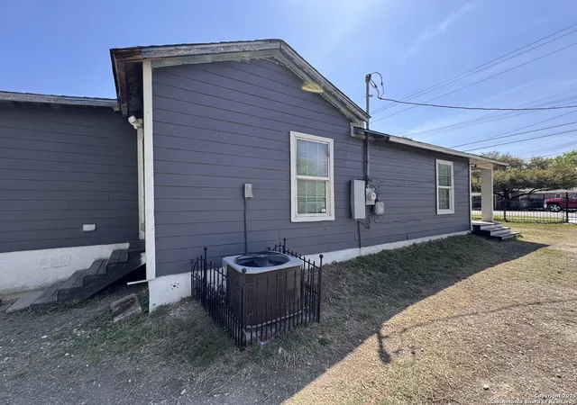 Photo 3 of Single family home for sale at 815 Villaret, San Antonio, TX 78224 | MLS# 1856598 | Listing updated on 2025-10-28