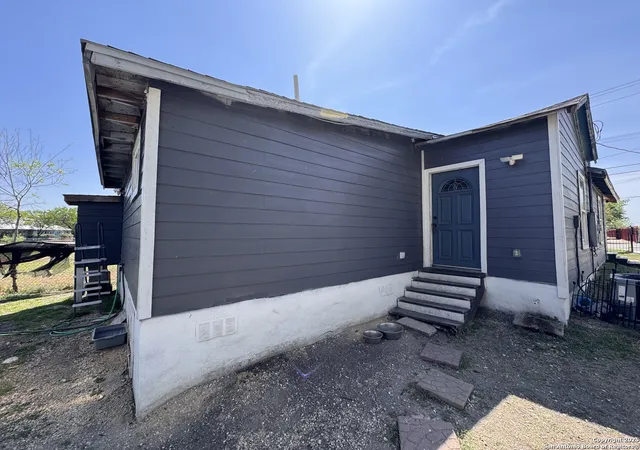 Photo 3 of Single family home for sale at 815 Villaret, San Antonio, TX 78224 | MLS# 1856598 | Listing updated on 2025-10-28