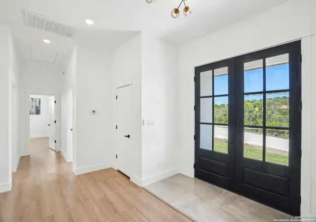Photo 4 of Sale Pending at 174 Magnolia Mdw, Canyon Lake, TX 78133 | MLS# 1856723 | Listing updated on 2025-09-24