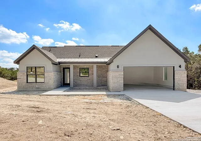 Photo 1 of Single family home for sale at 508 Sendera Valley, Canyon Lake, TX 78133 | MLS# 1856842 | Listing updated on 2025-12-10
