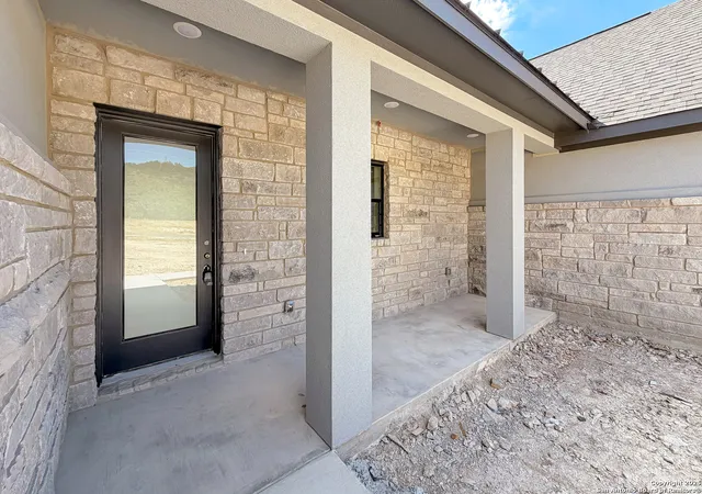 Photo 3 of Single family home for sale at 508 Sendera Valley, Canyon Lake, TX 78133 | MLS# 1856842 | Listing updated on 2025-12-10