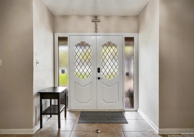Photo 3 of Sale Pending at 13002 Hunters Breeze, San Antonio, TX 78230 | MLS# 1856935 | Listing updated on 2025-08-28