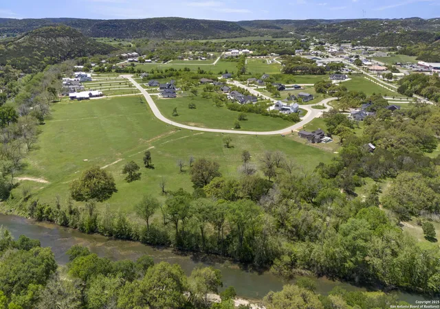 2nd image of 829 Bingham Lane, New Braunfels, TX 78132 | MLS# 1857175