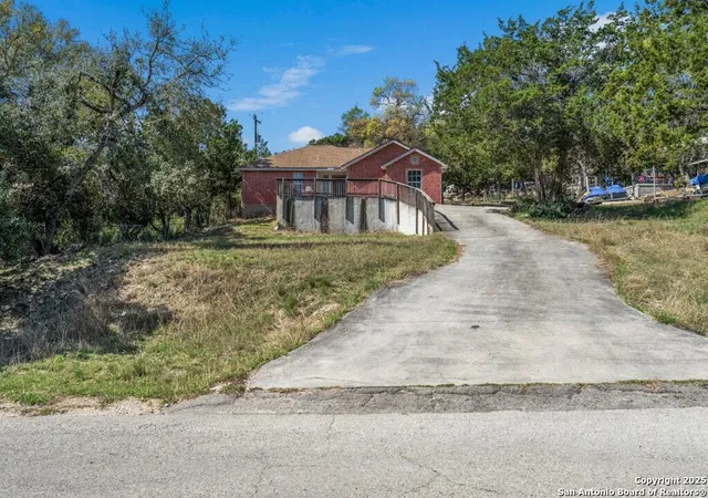 Photo 3 of Sale Pending at 221 N Scenic Loop, Canyon Lake, TX 78133 | MLS# 1857267 | Listing updated on 2026-02-07
