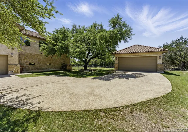 Photo 3 of Sale Pending at 211 Macaw Ln, Spring Branch, TX 78070 | MLS# 1857397 | Listing updated on 2026-03-27