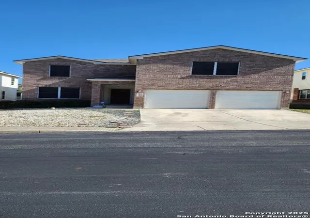 Photo 3 of Single family home for sale at 15710 Robin View, San Antonio, TX 78255 | MLS# 1857517 | Listing updated on 2026-09-13