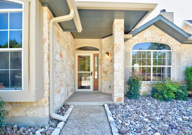 Photo 1 of Single family home for sale at 215 Canyon Creek, Kerrville, TX 78028 | MLS# 1857549 | Listing updated on 2025-12-20