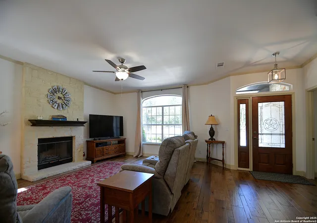 Photo 4 of Single family home for sale at 215 Canyon Creek, Kerrville, TX 78028 | MLS# 1857549 | Listing updated on 2025-12-20